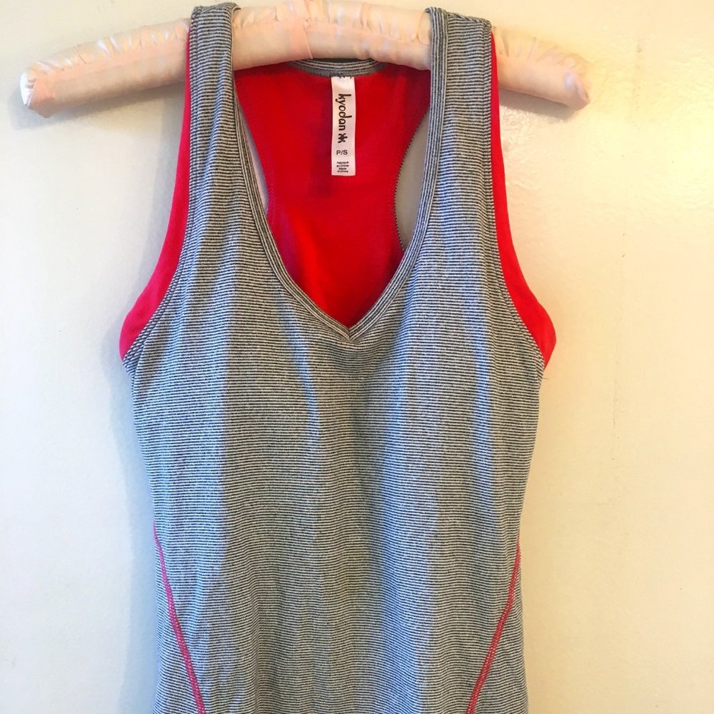 Kyodan Red and Stripe Athletic P / Removable Bra Cup Tank Top/Racerback